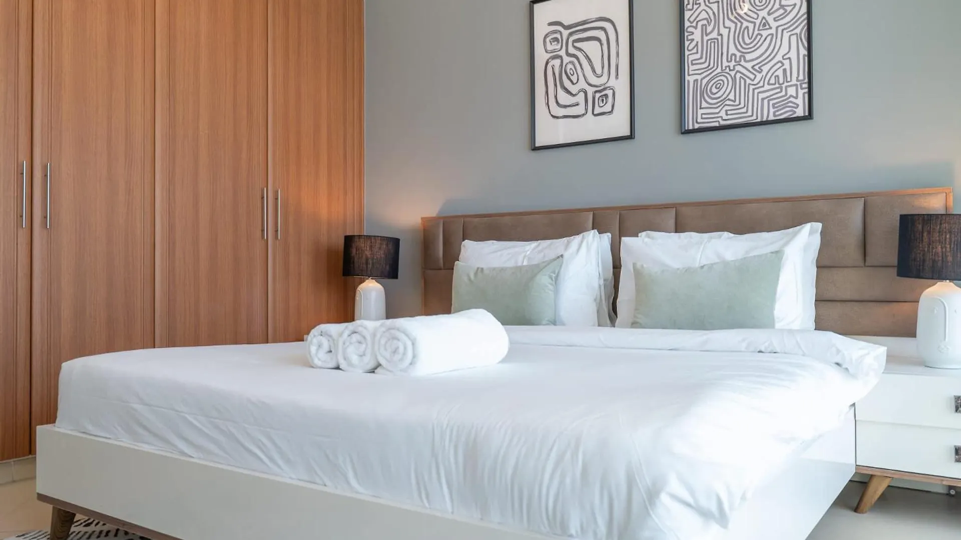 Amazing 2 Bedroom In Dubai Marina Sleeps 4!