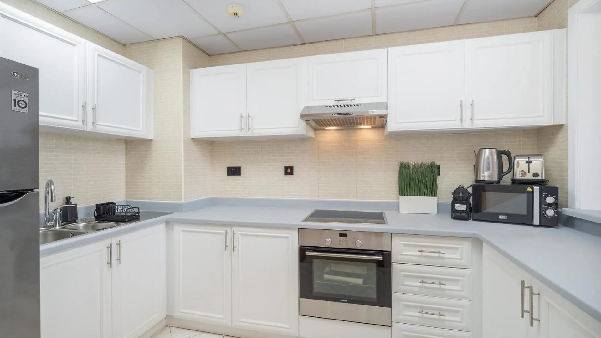Amazing 2 Bedroom In Dubai Marina Sleeps 4!